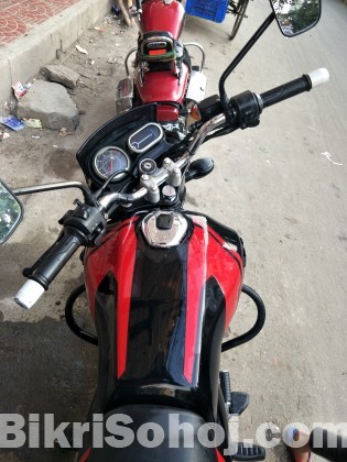 Bajaj V15